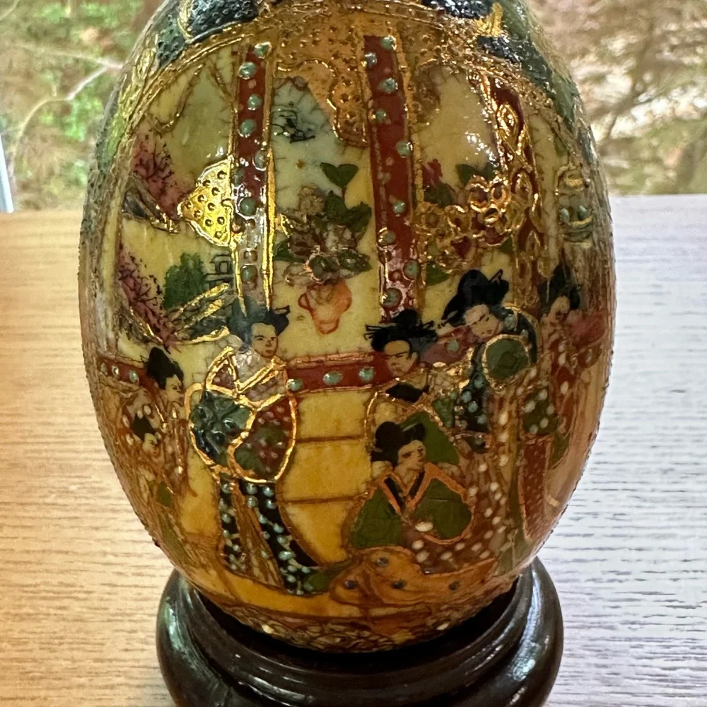 Vintage Hand-Painted Satsuma Egg | Gold Gilt Japanese Porcelain | Geisha Design